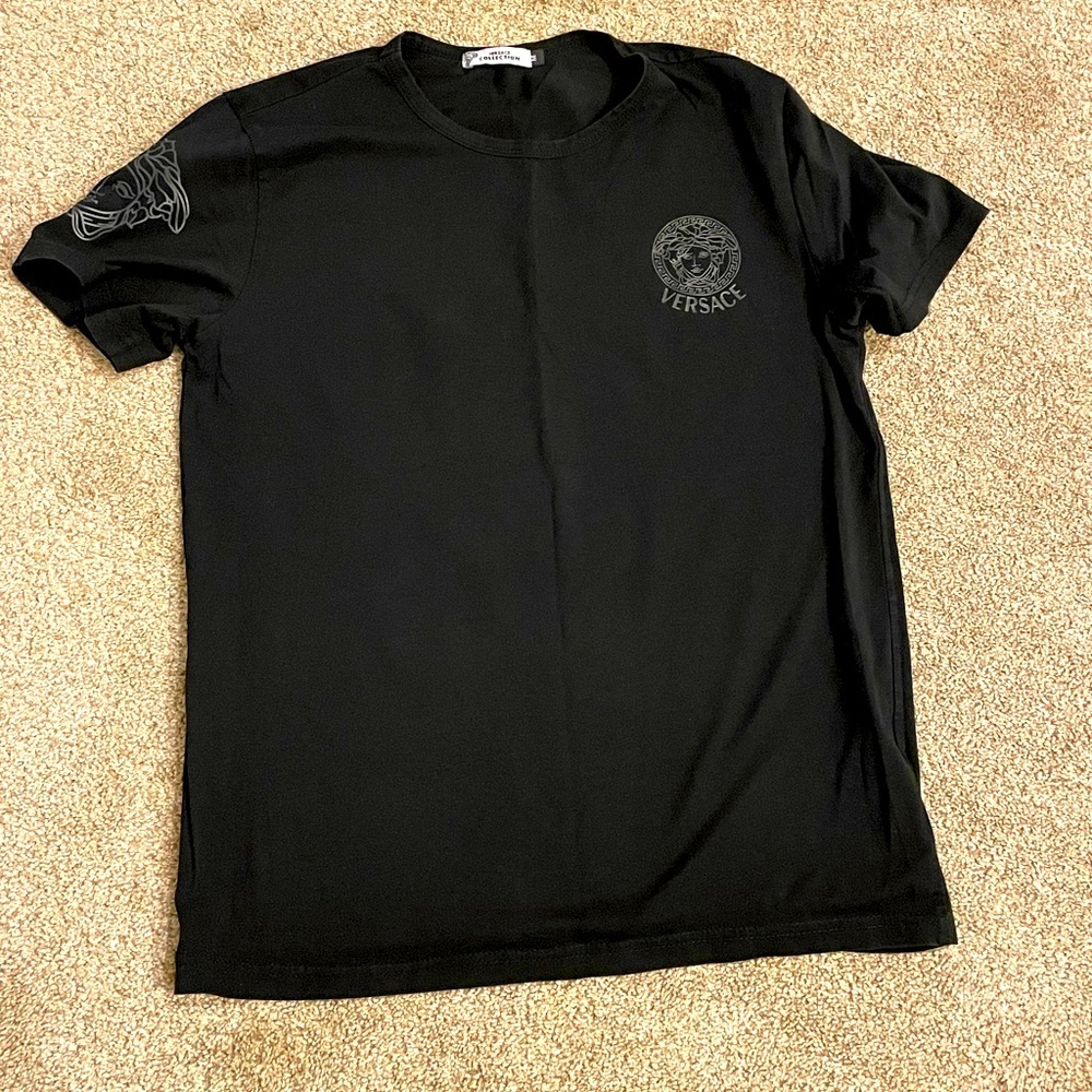 Versace - Picture 1 of 8
